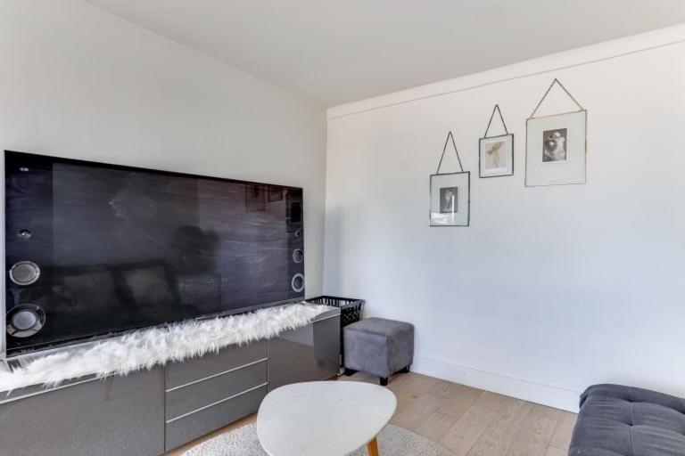 Guestready - Appartement Terrasse Vue Tour Eiffel Parigi Esterno foto
